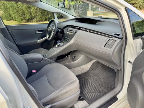 Used 2010 Toyota Prius Five image 31