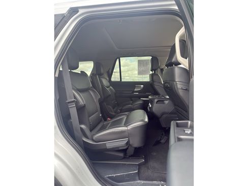 Used 2025 Ford Expedition Platinum AWD/4WD image 19
