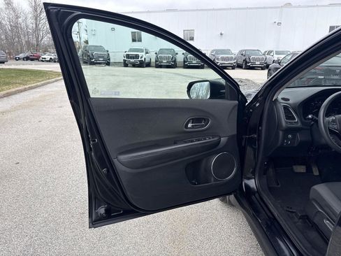 Used 2020 Honda HR-V EX image 11