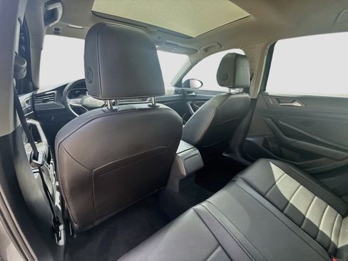 Used 2023 Volkswagen Jetta SE w/ Panoramic Sunroof Package FWD image 23