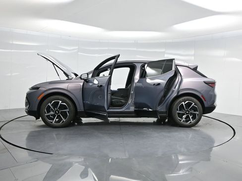 Used 2025 Chevrolet Equinox EV LT w/ Convenience Package image 53