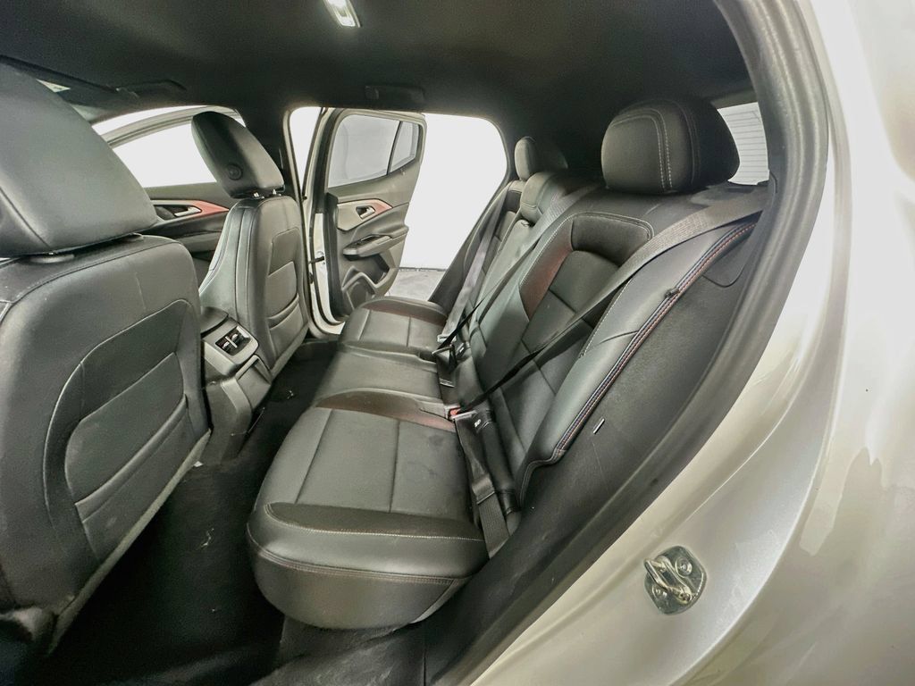 Used 2025 Chevrolet Equinox EV RS FWD image 16