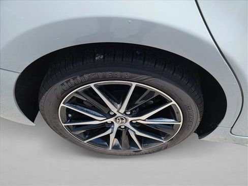 Used 2023 Toyota Camry SE FWD image 11