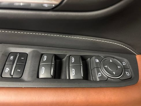 Used 2023 GMC Yukon Denali Ultimate AWD/4WD image 29