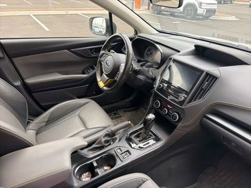 Used 2022 Subaru Crosstrek 2.5i Sport w/ Moonroof Package image 17