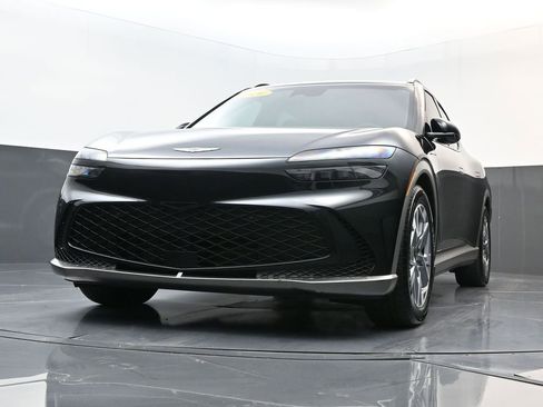 Used 2024 Genesis GV60 RWD image 32