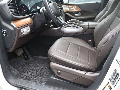 Used 2021 Mercedes-Benz GLS 450 4MATIC image 17