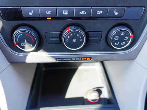 Used 2014 Volkswagen Passat 1.8T S image 28