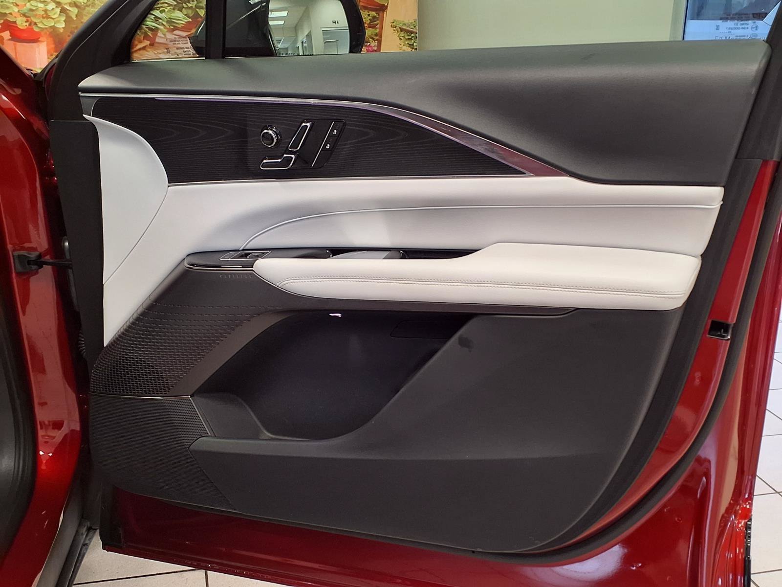 Certified 2024 Cadillac Lyriq Luxury RWD image 10