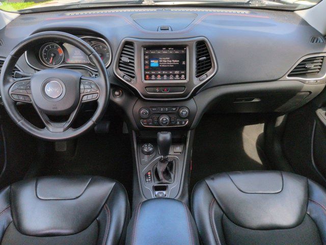 Used 2019 Jeep Cherokee Trailhawk AWD/4WD image 15