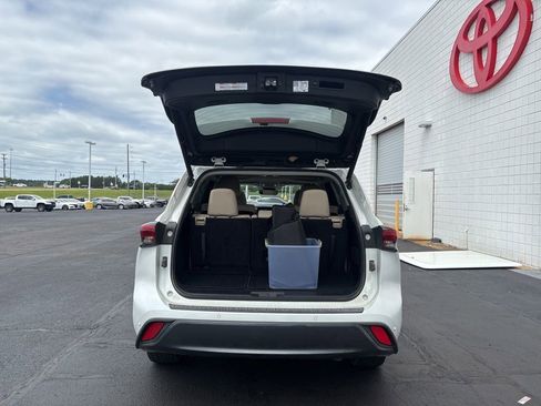 Used 2022 Toyota Highlander Limited FWD image 34