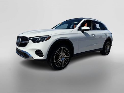 Certified 2026 Mercedes-Benz GLC 300 image 9
