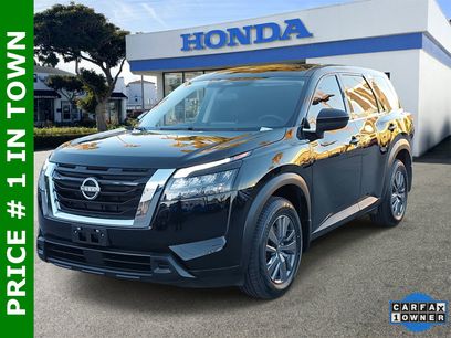 Used 2024 Nissan Pathfinder S w/ Cargo Package