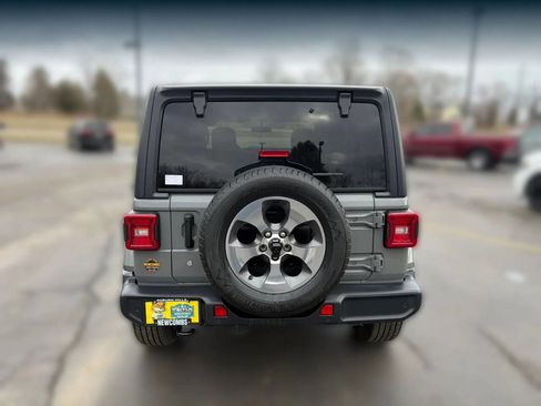 Used 2018 Jeep Wrangler Unlimited Sahara w/ Dual Top Group image 6