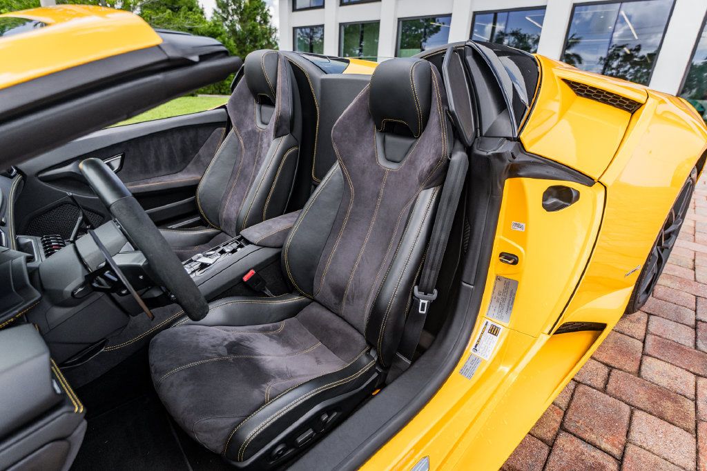 Used 2016 Lamborghini Huracan LP 610-4 AWD/4WD image 19