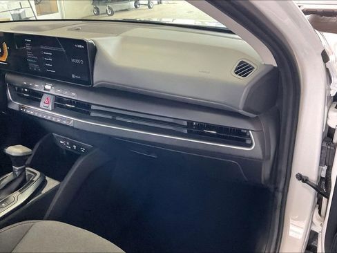Used 2025 Kia K4 FWD image 22