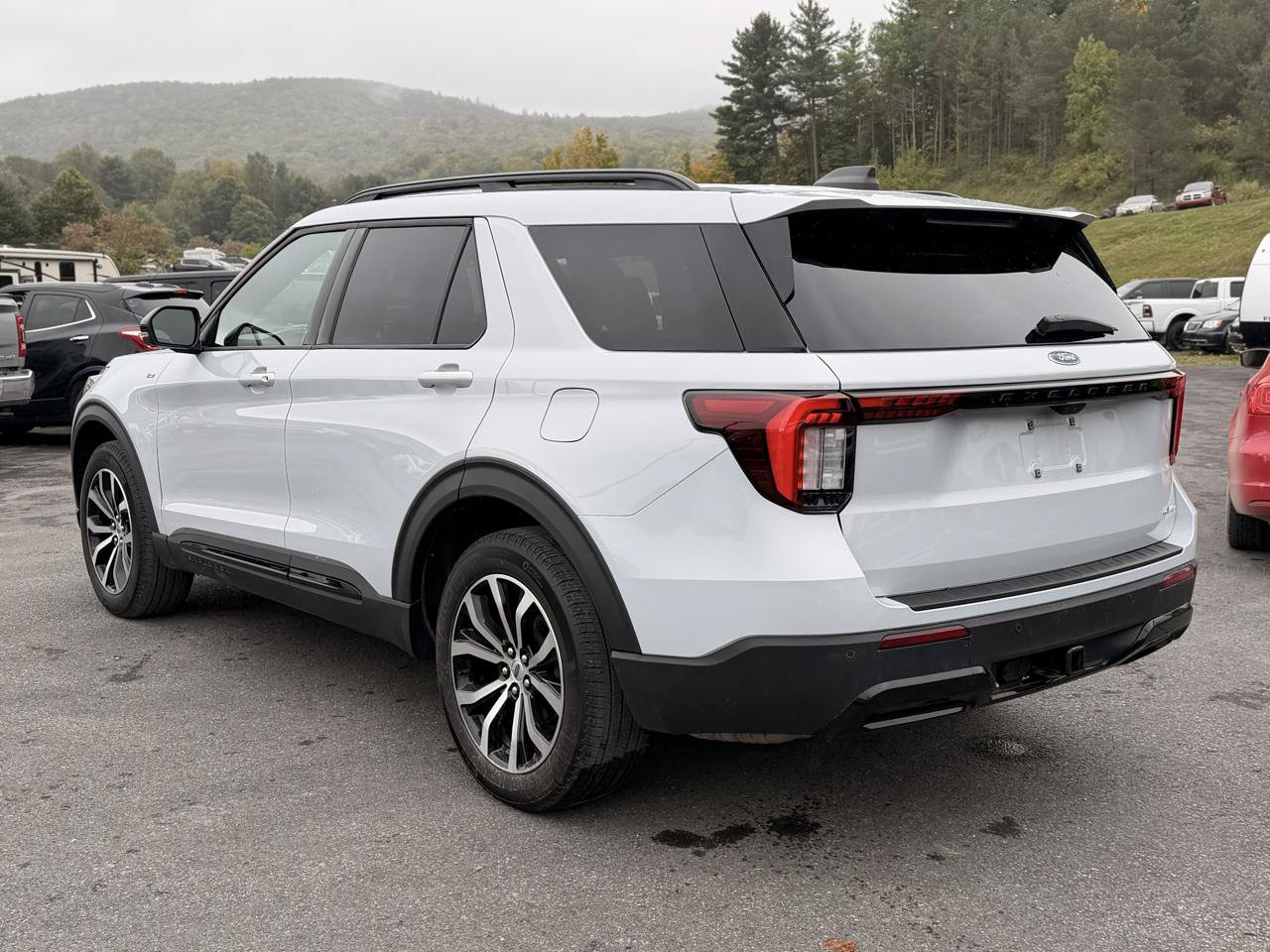 Used 2026 Ford Explorer ST-Line AWD/4WD image 7
