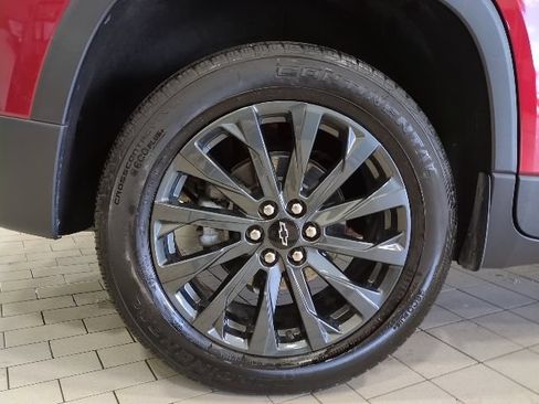 Used 2023 Chevrolet Traverse RS AWD/4WD image 28