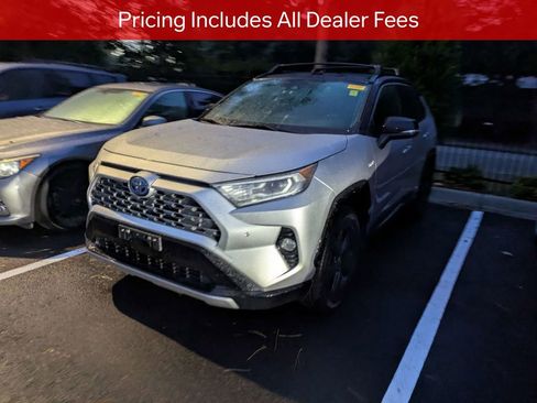 Used 2021 Toyota RAV4 XSE AWD/4WD image 4