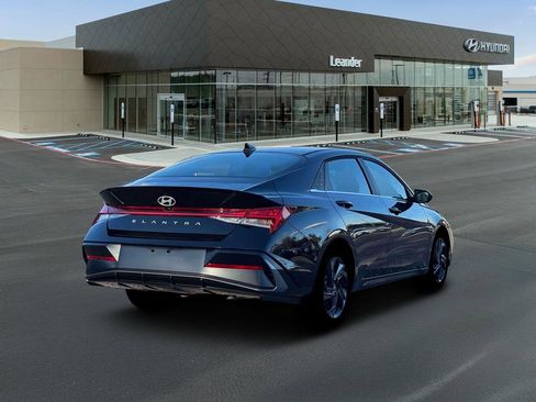 New 2026 Hyundai Elantra SEL Sport Premium FWD image 7