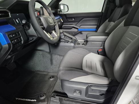 New 2025 Toyota Tacoma TRD Off-Road image 19