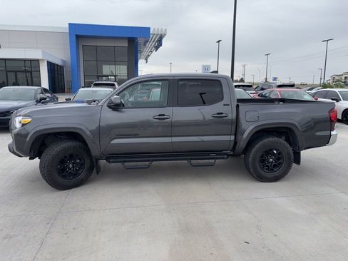 Used 2021 Toyota Tacoma SR5 RWD image 1