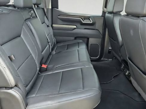 Used 2025 GMC Sierra 1500 SLT AWD/4WD image 22