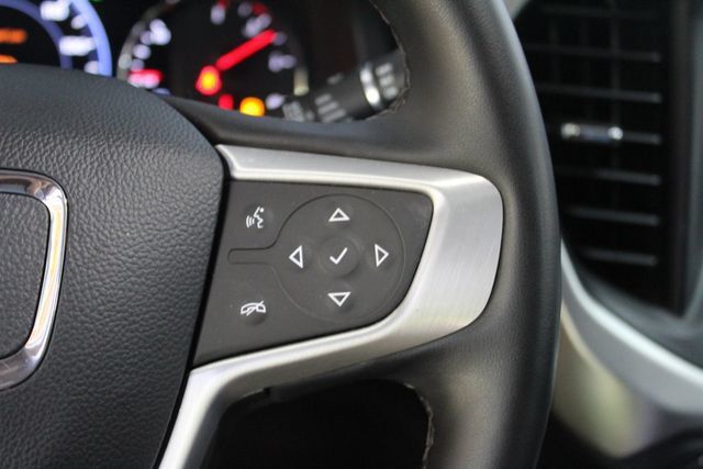 Used 2023 GMC Acadia SLT w/ GMC Pro Grade Package AWD/4WD image 17
