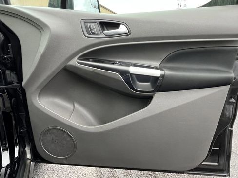 Used 2021 Ford Transit Connect XLT image 19