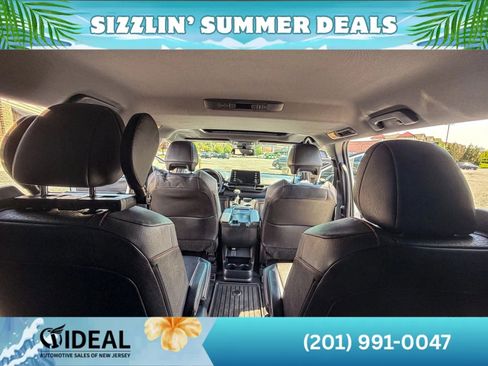 Used 2022 Toyota Sienna XSE w/ XSE Plus Package AWD/4WD image 28