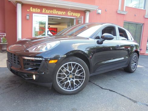 Used 2018 Porsche Macan GTS AWD/4WD image 46