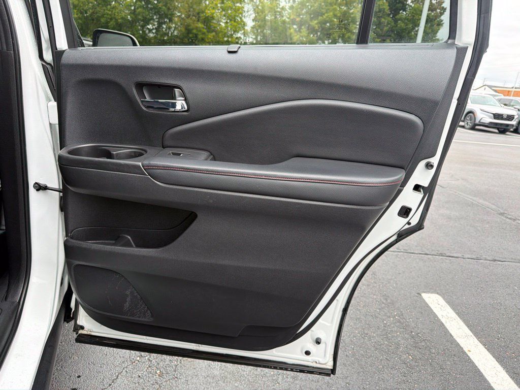 Used 2021 Honda Pilot Black Edition image 25