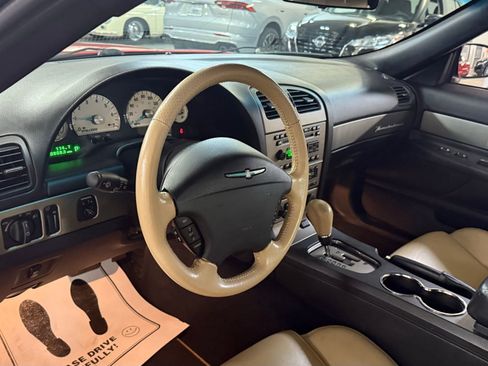 Used 2005 Ford Thunderbird image 26