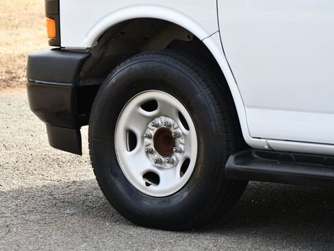 Used 2022 Chevrolet Express 3500 LS image 16