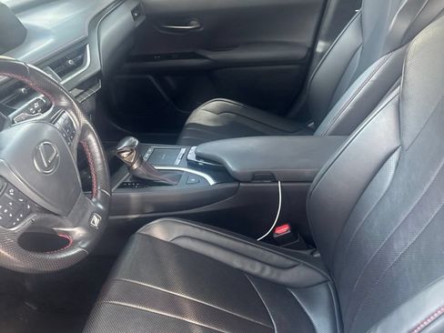 Used 2019 Lexus UX 200 F Sport w/ F Sport Premium Package FWD image 5