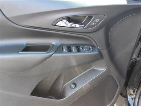 Used 2021 Chevrolet Equinox LT image 19