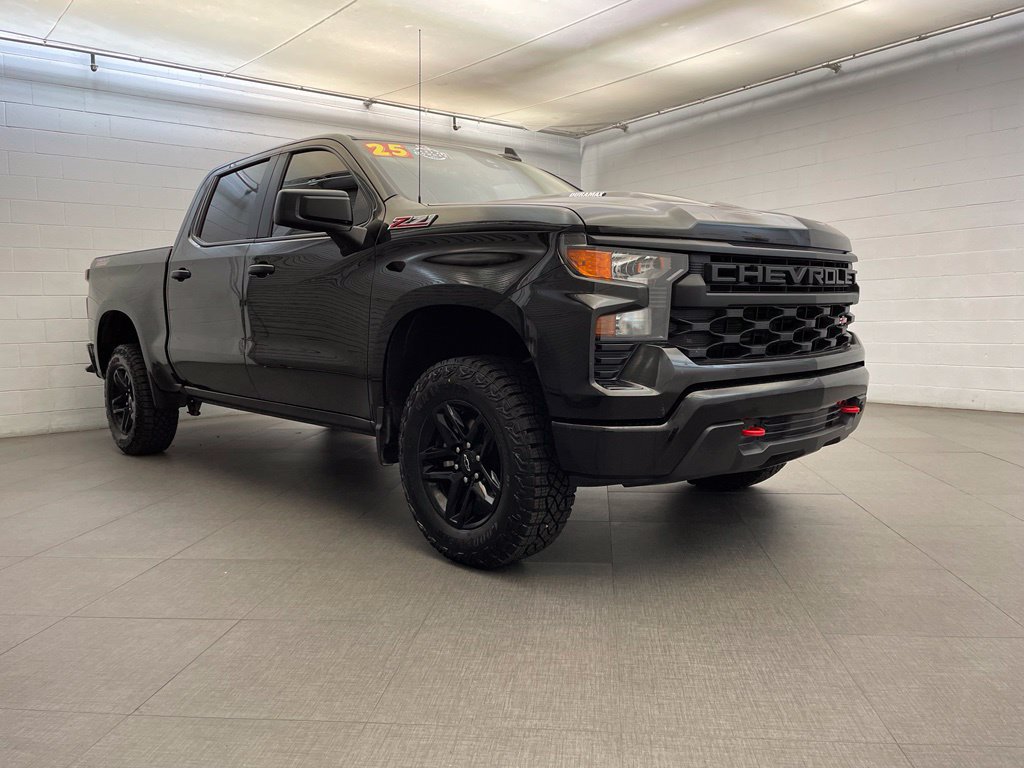 Used 2025 Chevrolet Silverado 1500 Custom Trail Boss AWD/4WD image 4