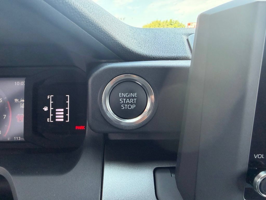 New 2026 Toyota 4Runner SR5 AWD/4WD image 18
