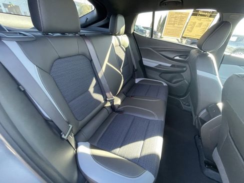 Used 2024 Buick Envista Preferred w/ Convenience II Package image 28