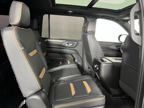 Used 2022 GMC Yukon XL AT4 image 33