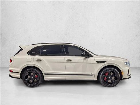 Used 2023 Bentley Bentayga image 4
