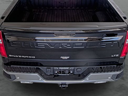 Used 2025 Chevrolet Silverado 1500 LTZ AWD/4WD image 12