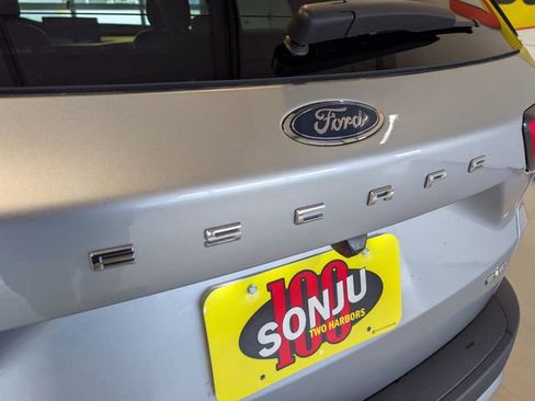 Used 2024 Ford Escape Platinum AWD/4WD image 33