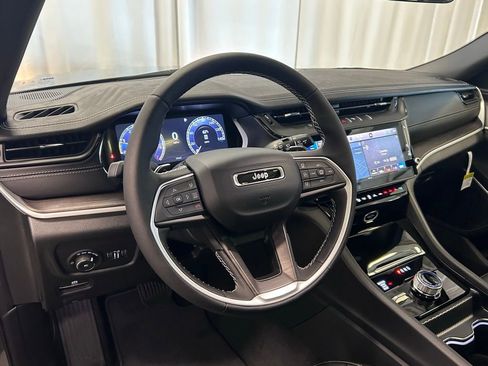 New 2026 Jeep Grand Cherokee L Limited AWD/4WD image 2