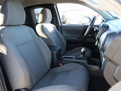 Used 2022 Toyota Tacoma SR image 29