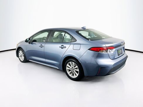 Used 2024 Toyota Corolla LE w/ LE Convenience Package FWD image 5