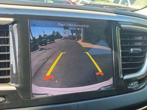 Used 2018 Chrysler Pacifica Touring Plus image 28