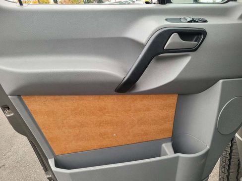 Used 2011 Mercedes-Benz Sprinter 3500 image 29