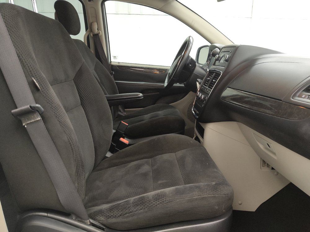 Used 2016 Dodge Grand Caravan American Value Package w/ UConnect Hands-Free Group FWD image 21