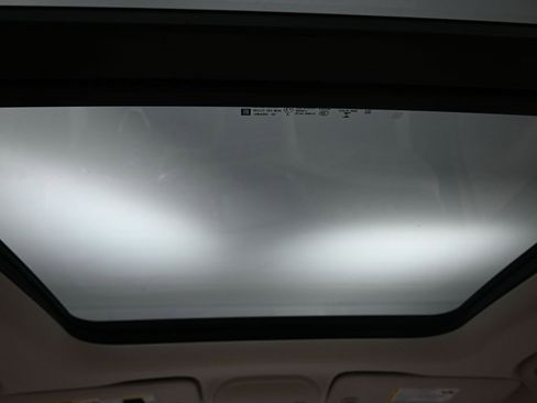 Used 2023 Buick Envision Avenir image 16